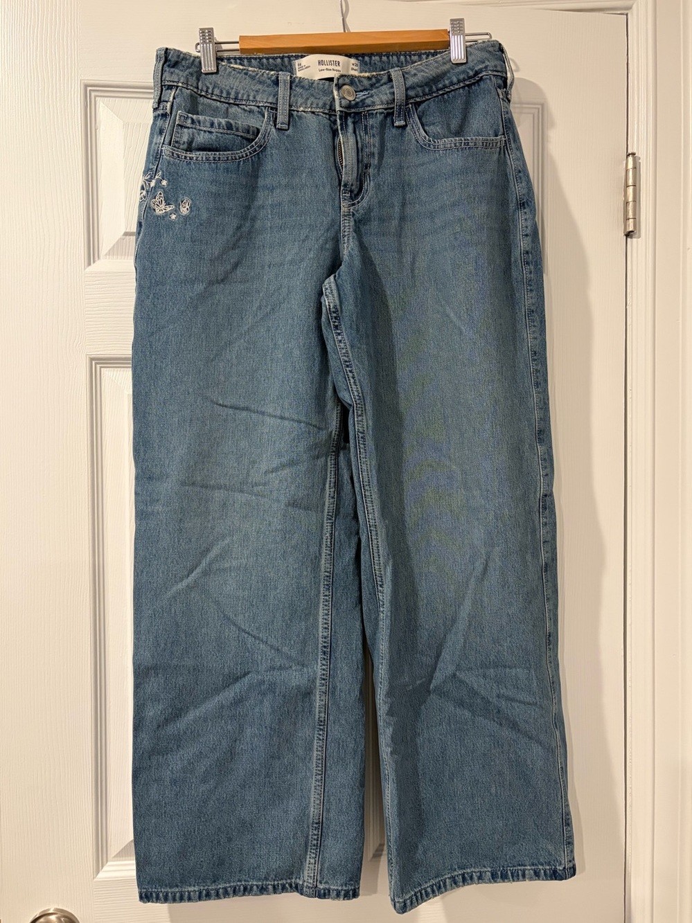 Hollister Men's Relaxed Straight Blue Jeans
